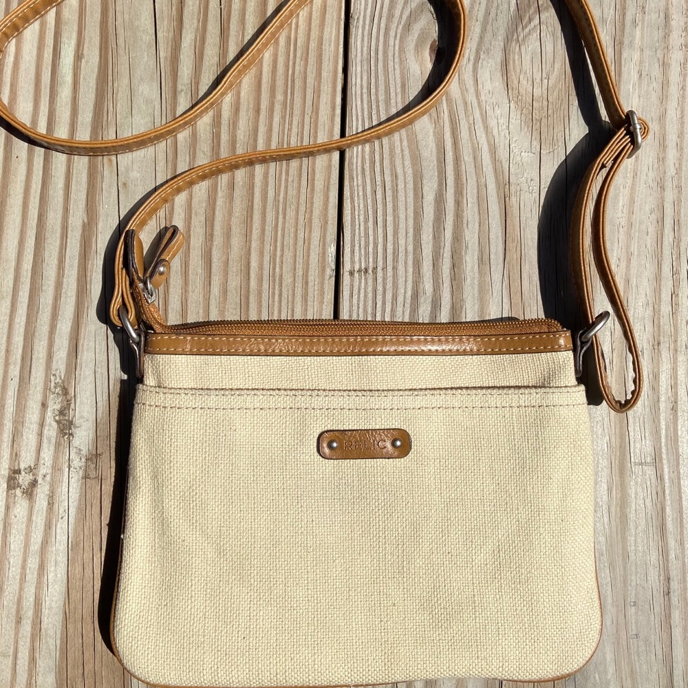 Relic Brand Butterfly Purse - Picture 2 of 4